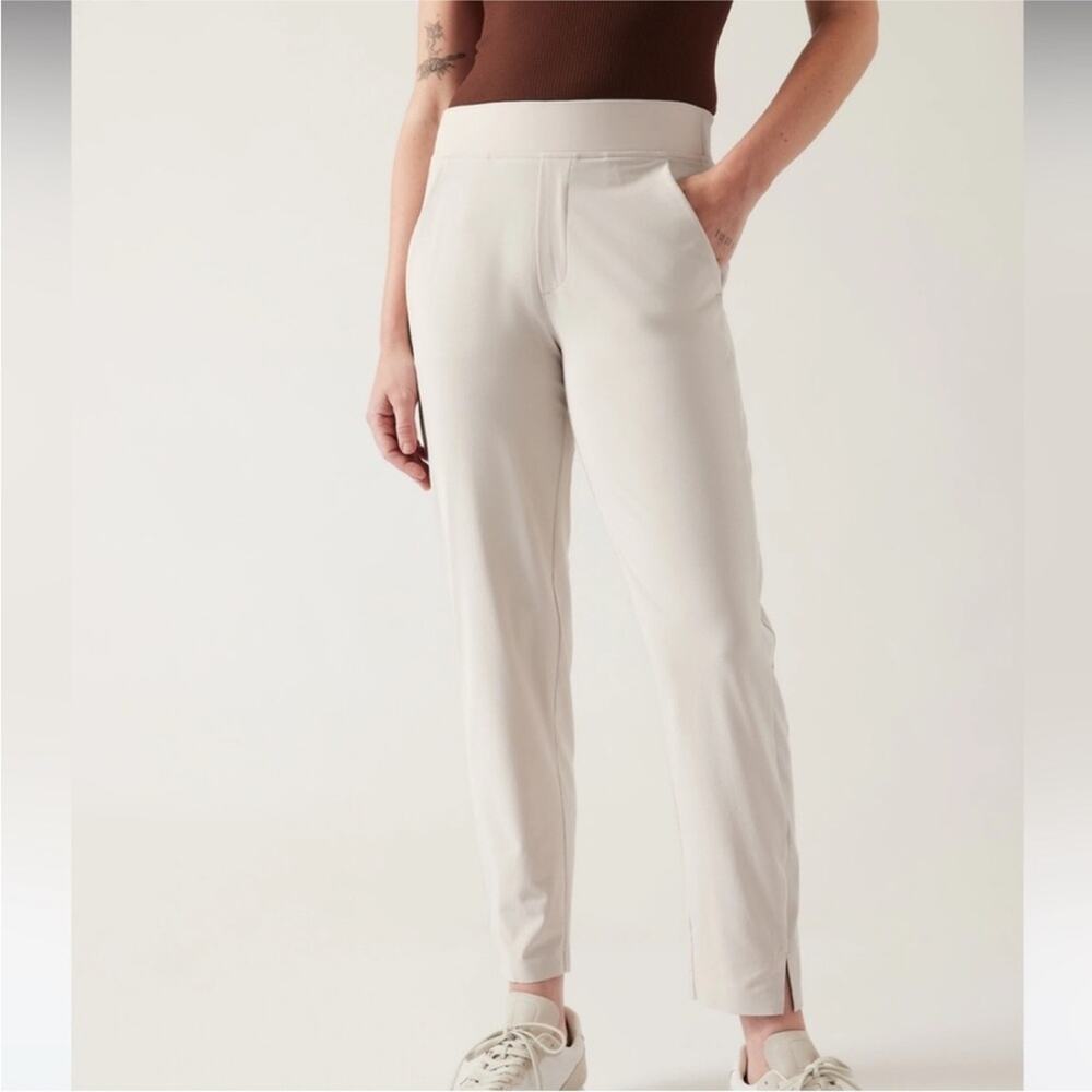 NWT Athleta Brooklyn Ankle Pant Light Tan / Ecru Size 10